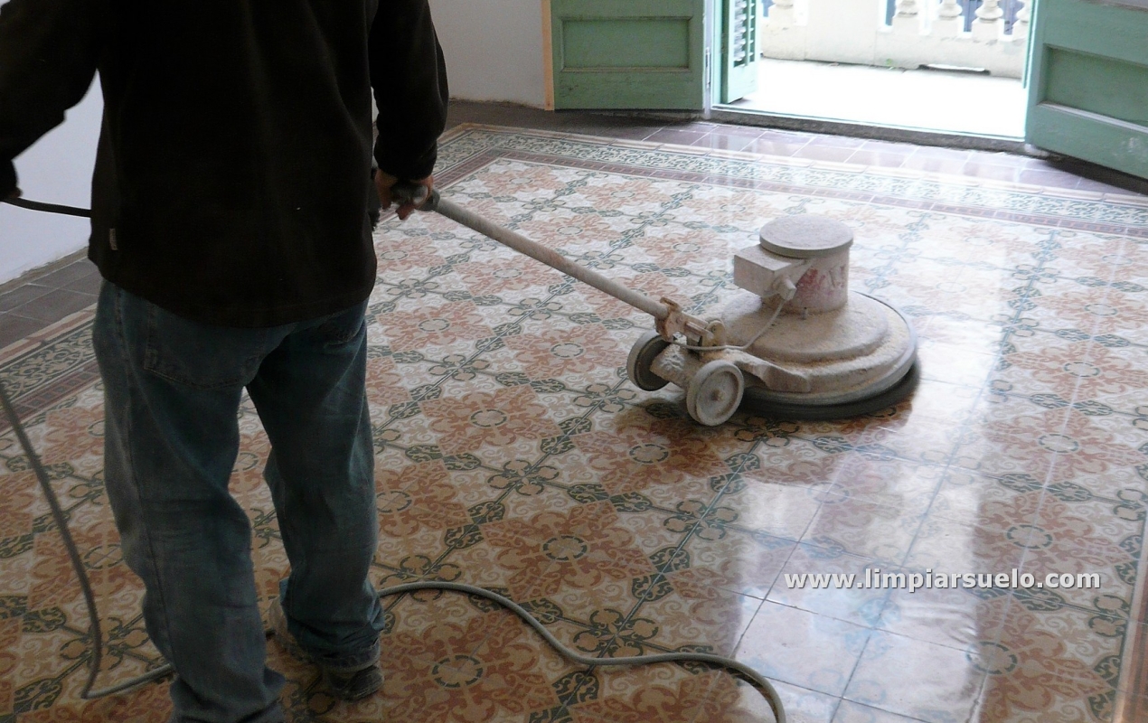 Abrillantar suelos hidráulicos en Barcelona | Limpiar Suelo Barcelona 