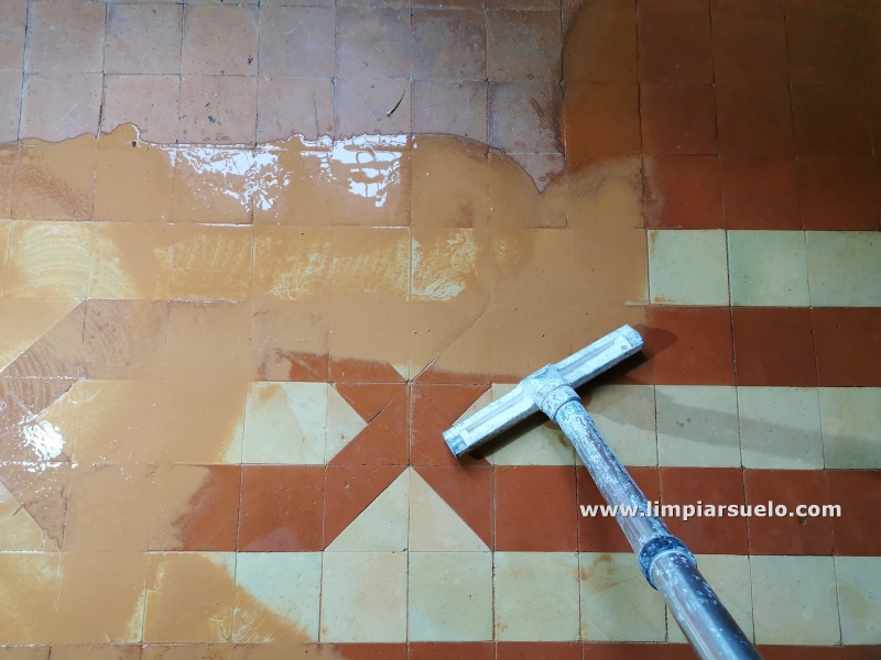 Conservación suelos porosos en Barcelona | Limpiar Suelo Barcelona 