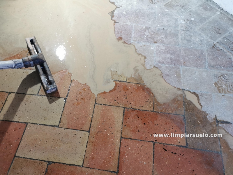 Limpiar suelo de barro en Barcelona | Limpiar Suelo Barcelona 